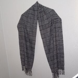 100% CASHMERE SCARF GREAT CONDITION, LARGE SIZE, SCOTLAND.